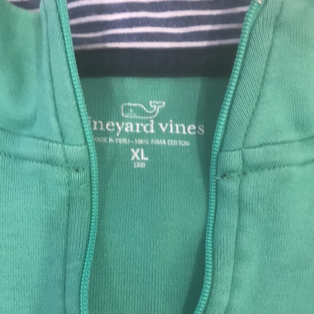 Vineyard vines boys size extra large green pull over quarter zip - Picture 2 of 2